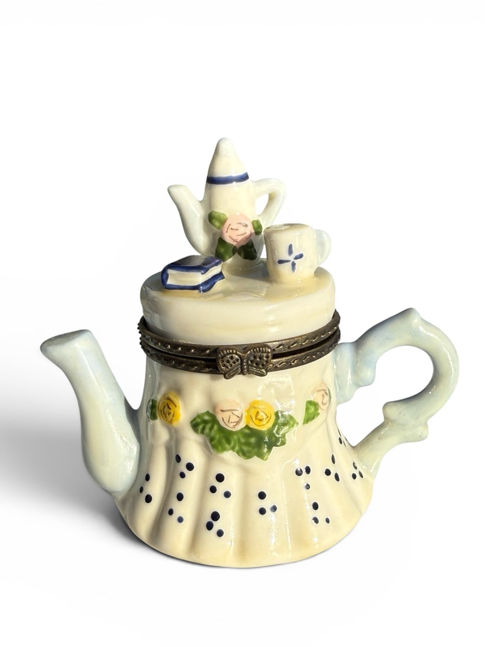 Vintage Teapot Trinket Box Porcelain Hinged Jewelry Box Tea Party Cottagecore 4”